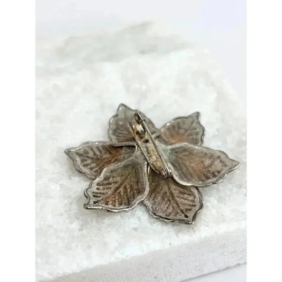 Silver Tone Rhinestone Adorned Vintage Snowflake  / Floral Brooch Pin - Picture 7 of 8